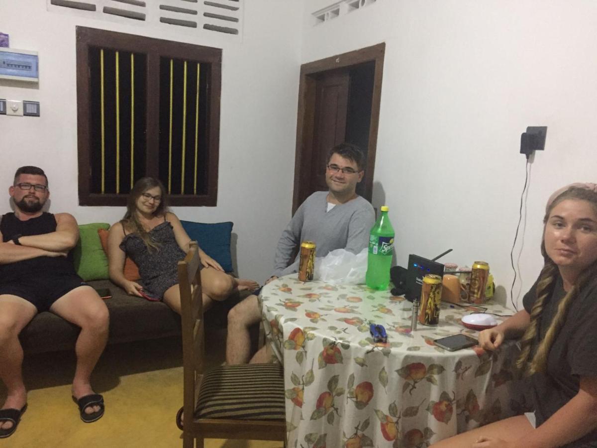 Mum&Dad House Hotel Dikwella Ngoại thất bức ảnh