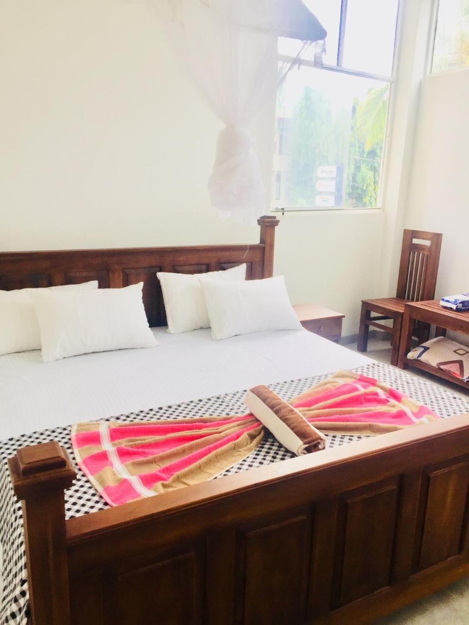 Mum&Dad House Hotel Dikwella Ngoại thất bức ảnh